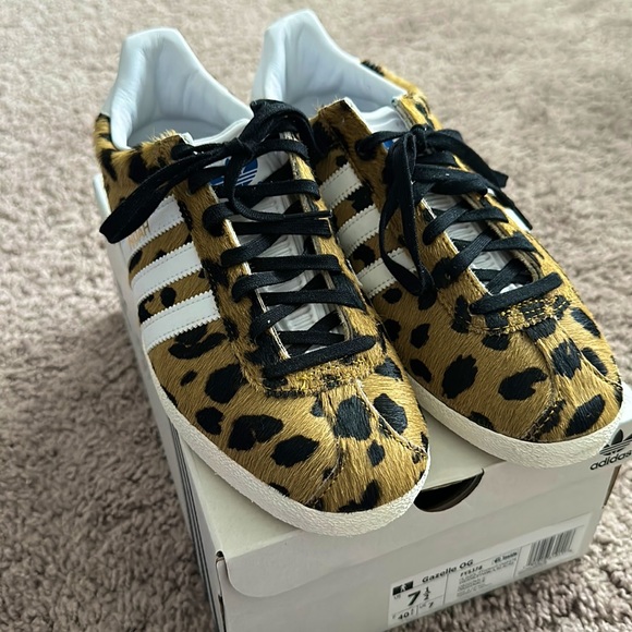 ‼️🔥 GAZELLE OG ADIDAS🔥‼️ - Picture 1 of 5